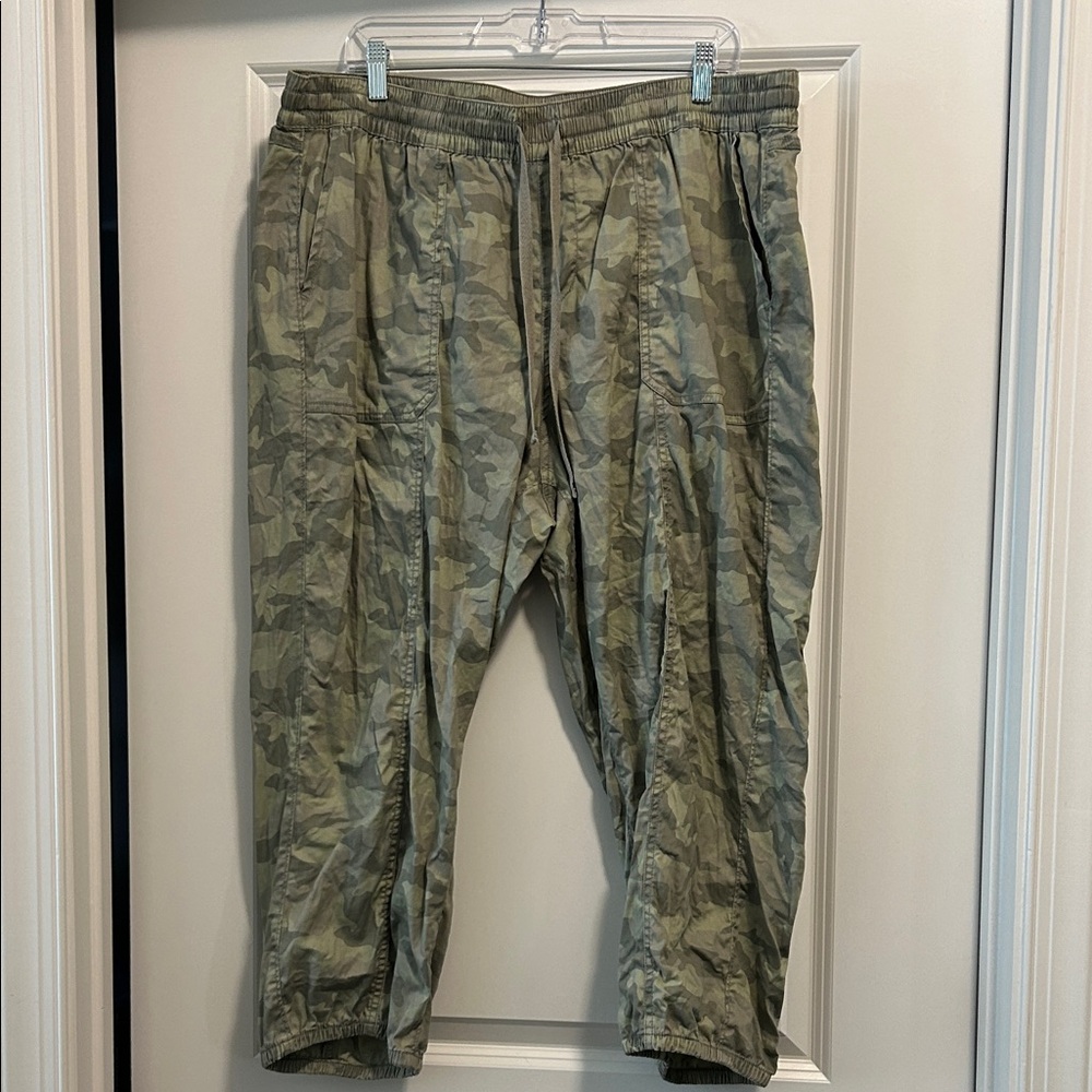 Woman’s Lane Bryant Camoflauge Jogger Pants